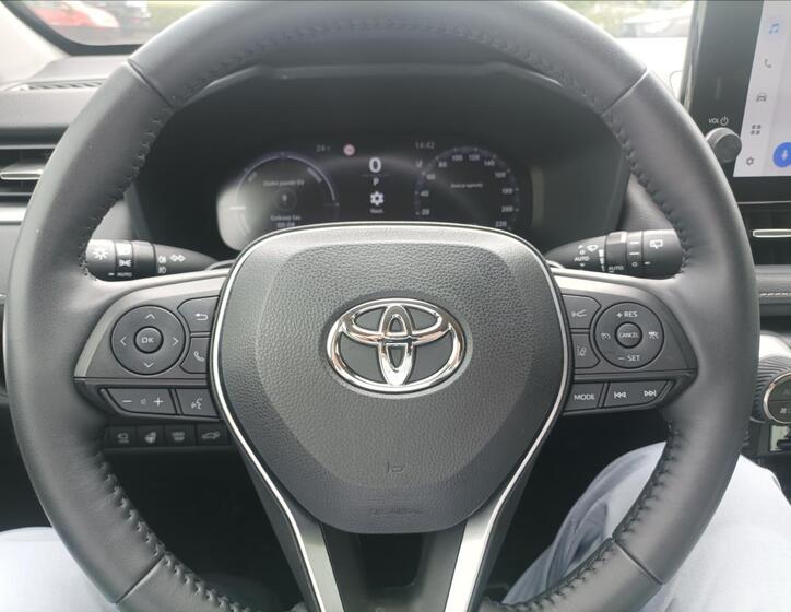 Toyota RAV4 13