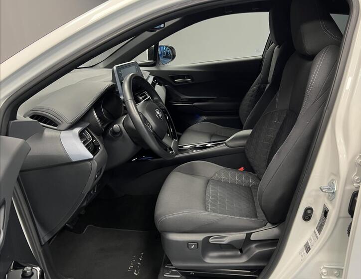 Toyota C-HR 7