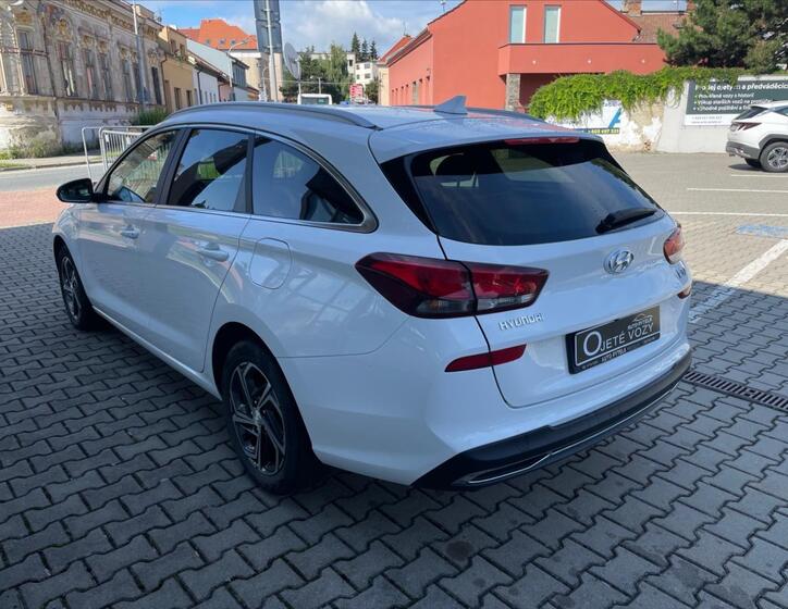 Hyundai i30 4