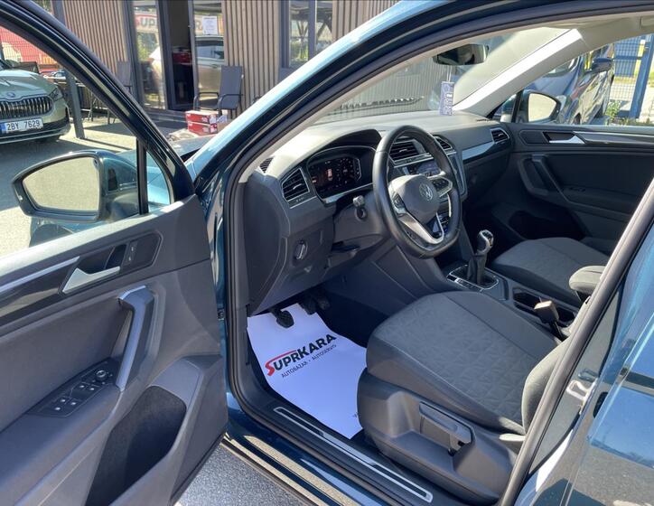 Volkswagen Tiguan 9