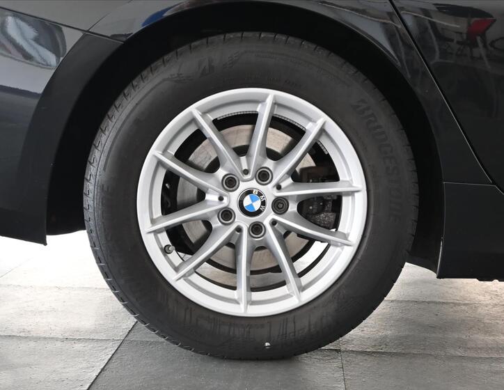 BMW Řada 3 32