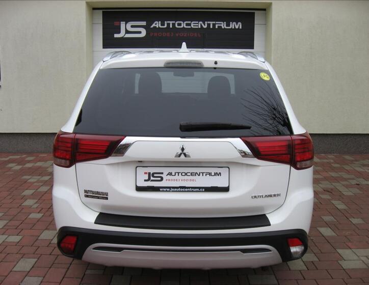 Mitsubishi Outlander 8