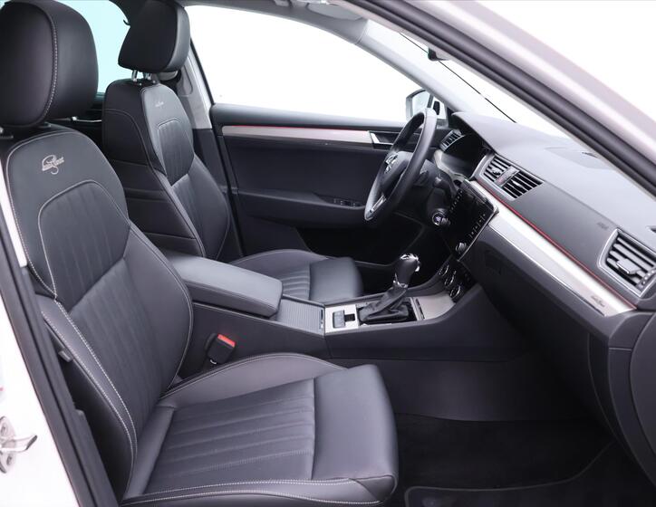 Škoda Superb 11