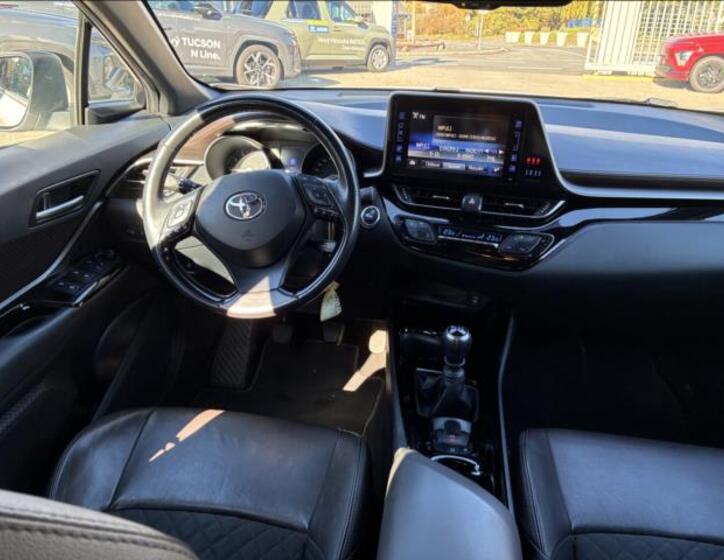 Toyota C-HR 16