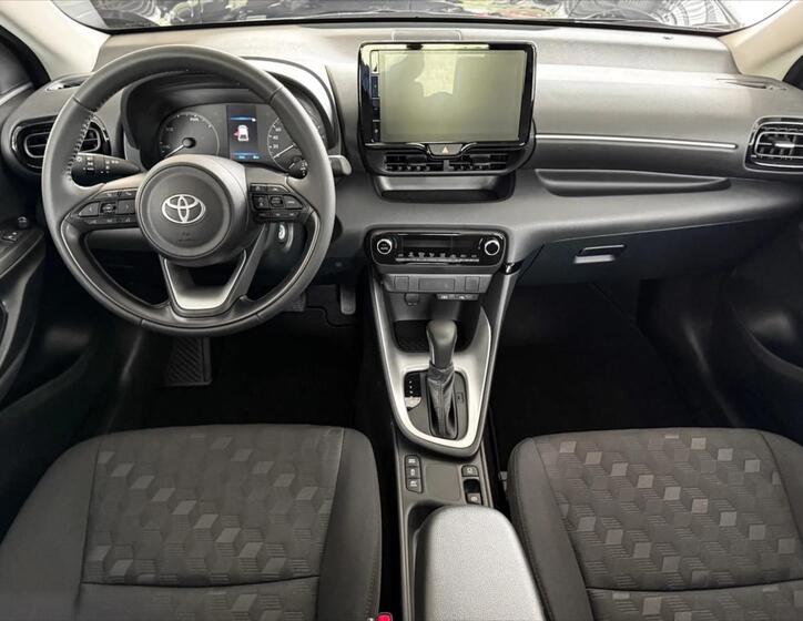 Toyota Yaris 5