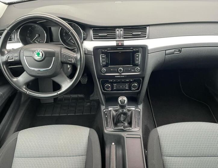 Škoda Superb 12