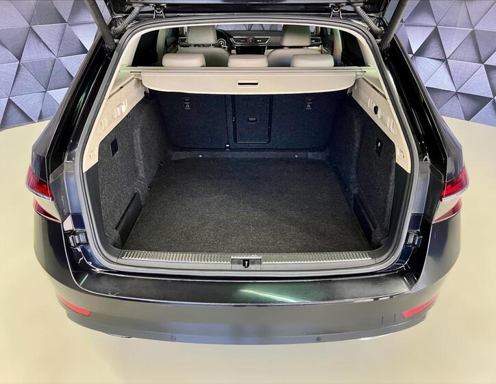 Škoda Superb 32