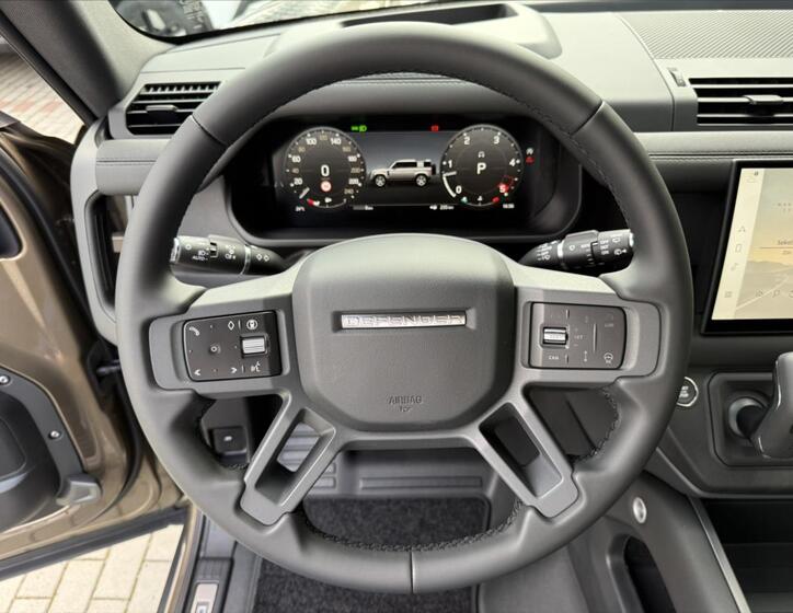 Land Rover Defender 14