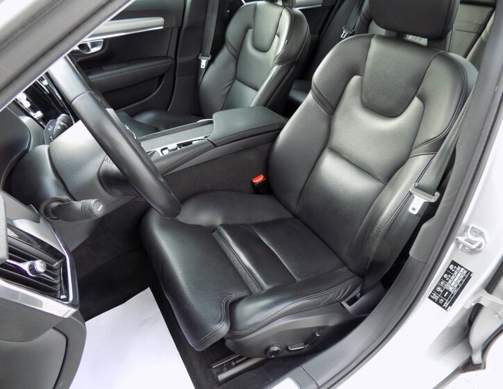 Volvo S90 10