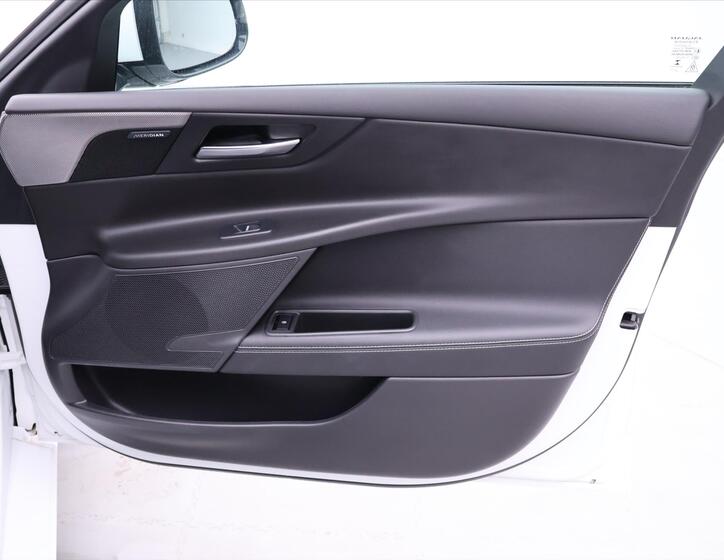 Jaguar XE 14
