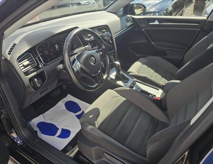 Volkswagen Golf 10