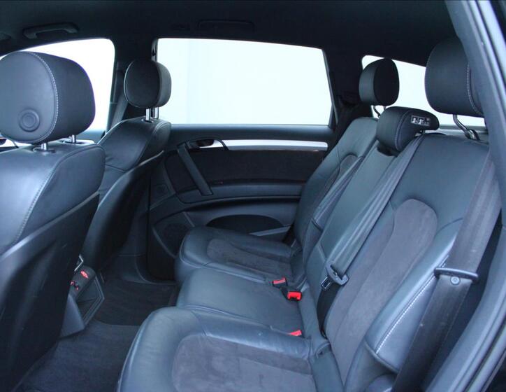 Audi Q7 38