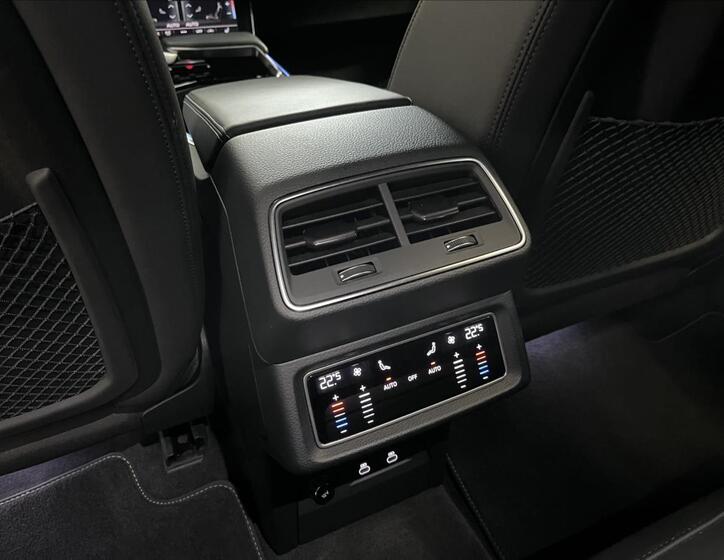 Audi Q8 e-tron 23