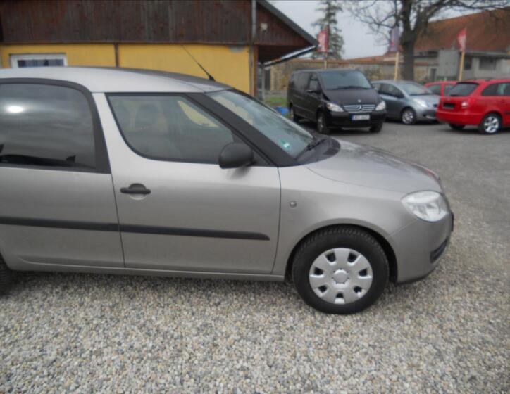 Škoda Roomster 4