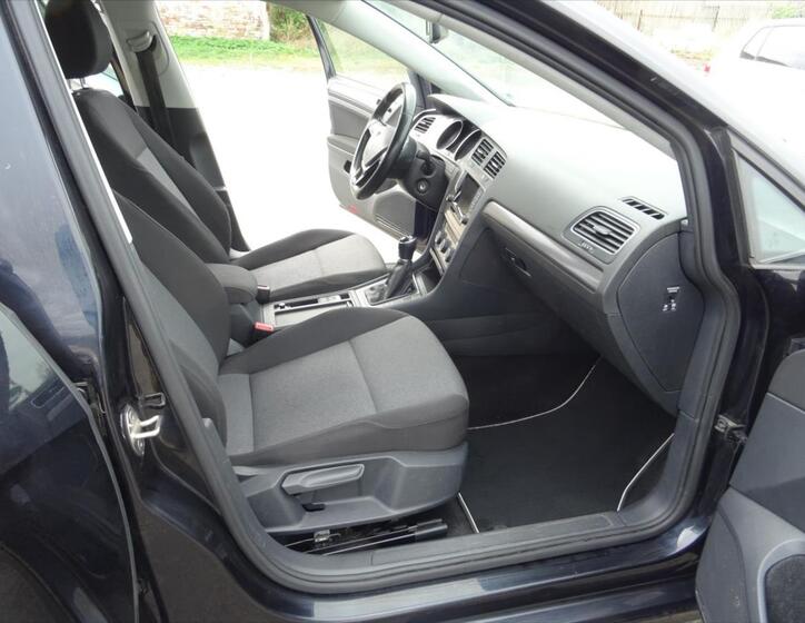 Volkswagen Golf 13