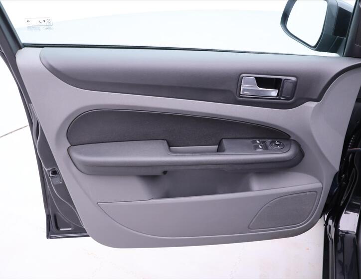Ford Focus 10