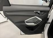 Audi Q3 27