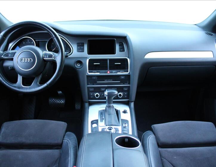 Audi Q7 21