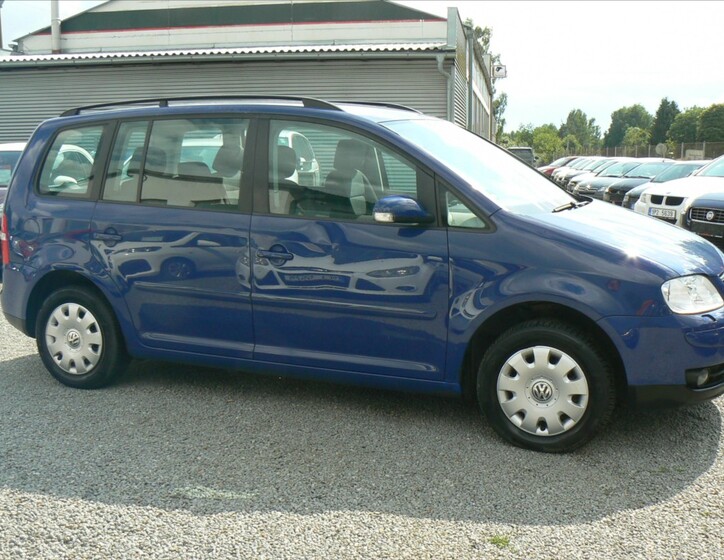 Volkswagen Touran 8