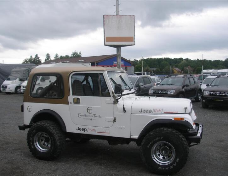 Jeep Wrangler 4