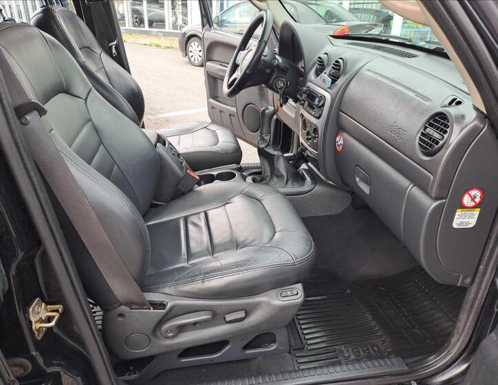 Jeep Cherokee 8