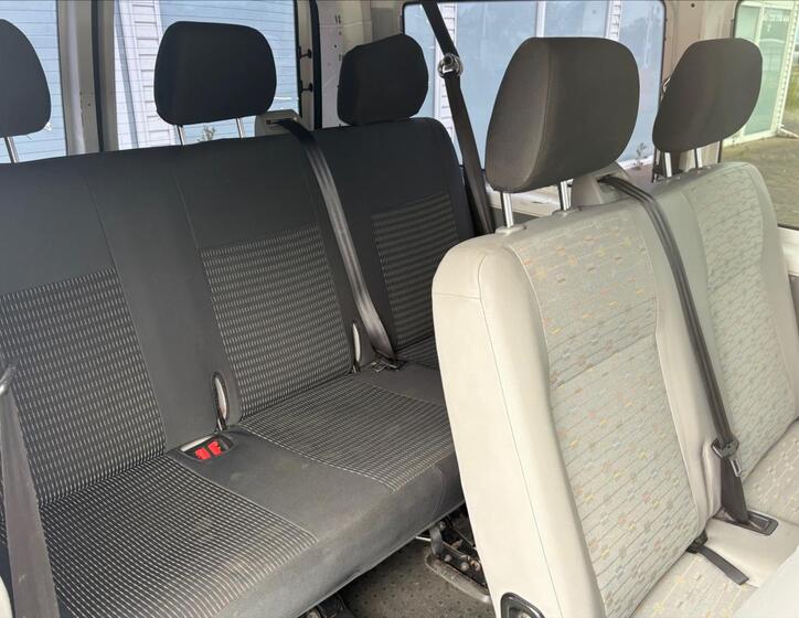 Volkswagen Transporter 9