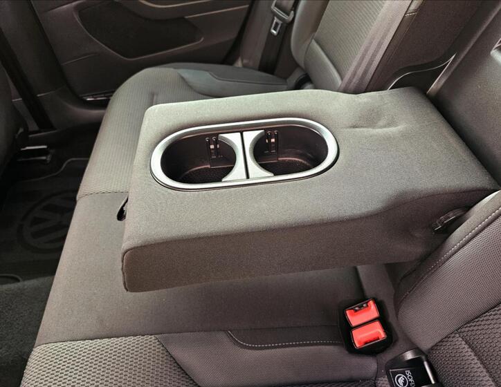 Volkswagen Golf 23