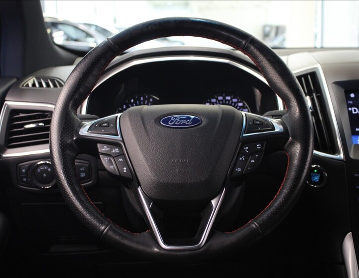 Ford Edge 9