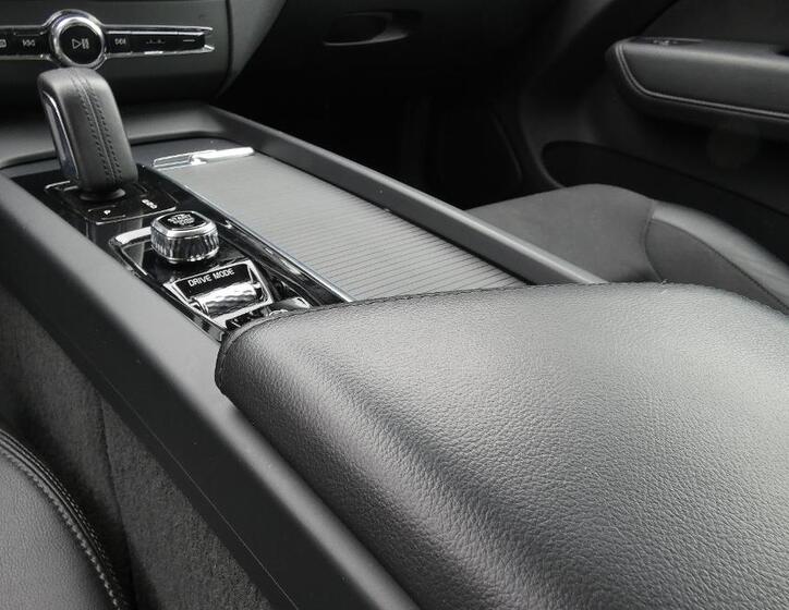 Volvo XC60 6