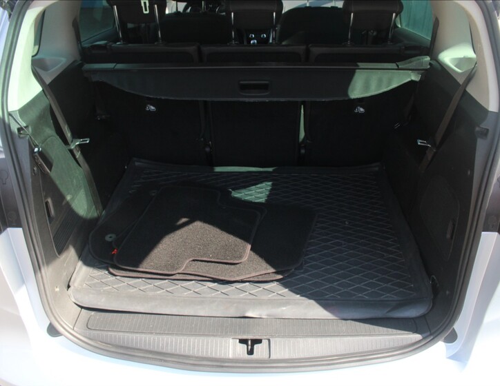 Opel Zafira 17