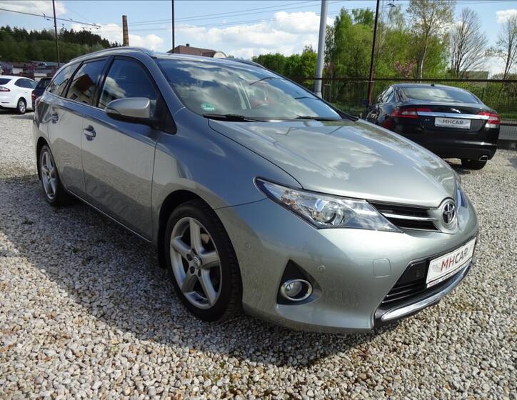 Toyota Auris 9