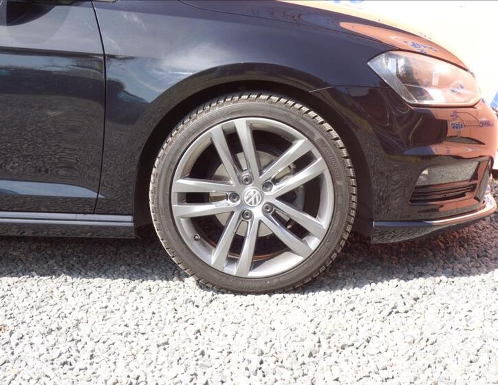 Volkswagen Golf 9