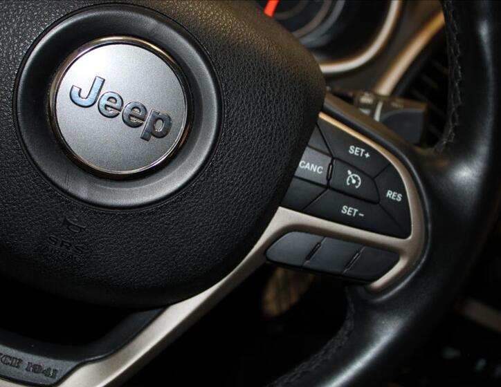 Jeep Cherokee 32