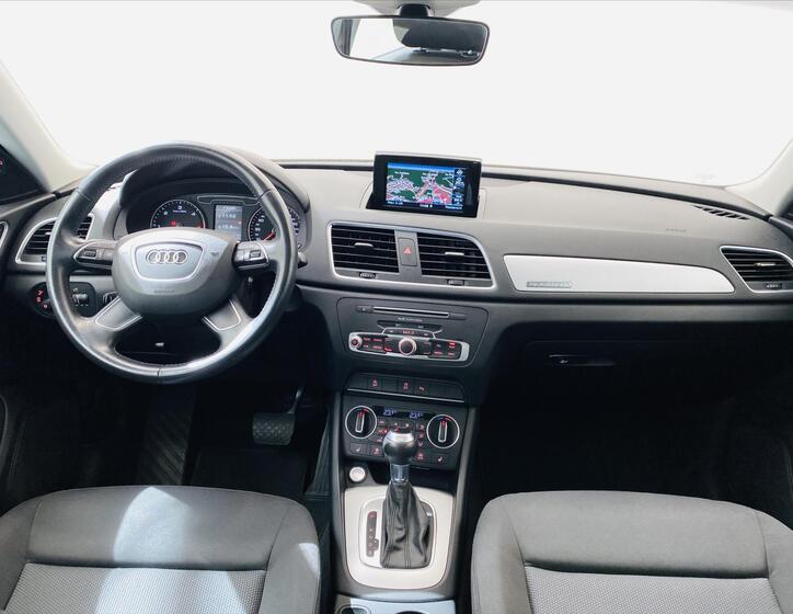 Audi Q3 9