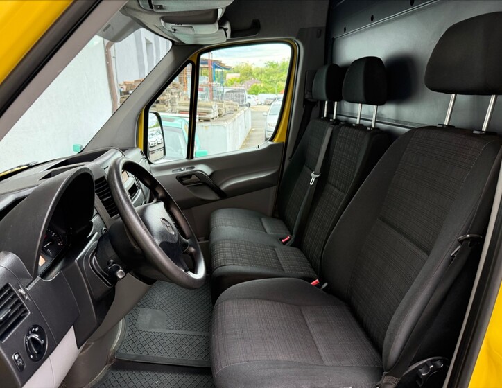 Mercedes-Benz Sprinter 11