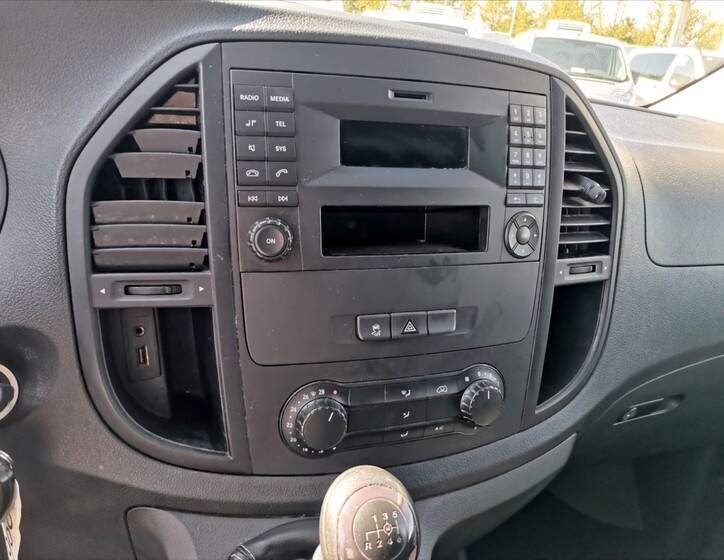 Mercedes-Benz Vito 9