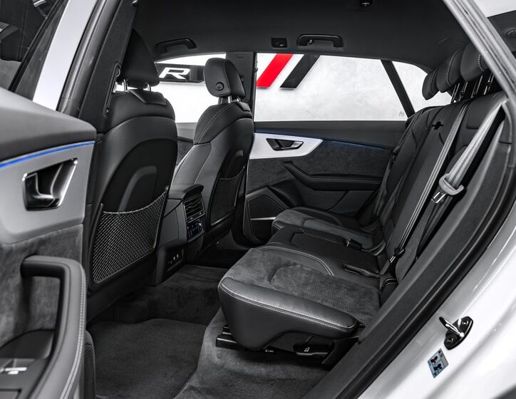 Audi Q8 14