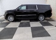Cadillac Escalade 2