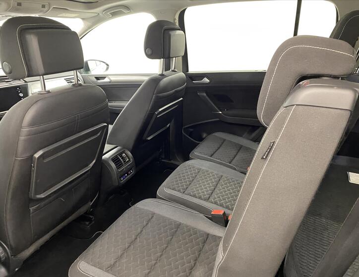 Volkswagen Touran 6