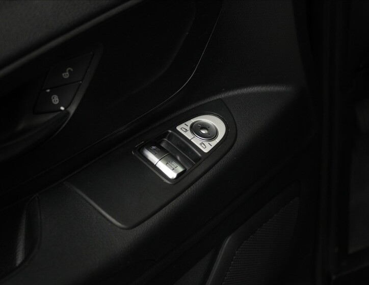 Mercedes-Benz Vito 17