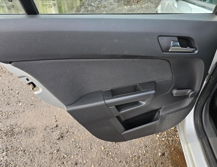 Opel Astra 19