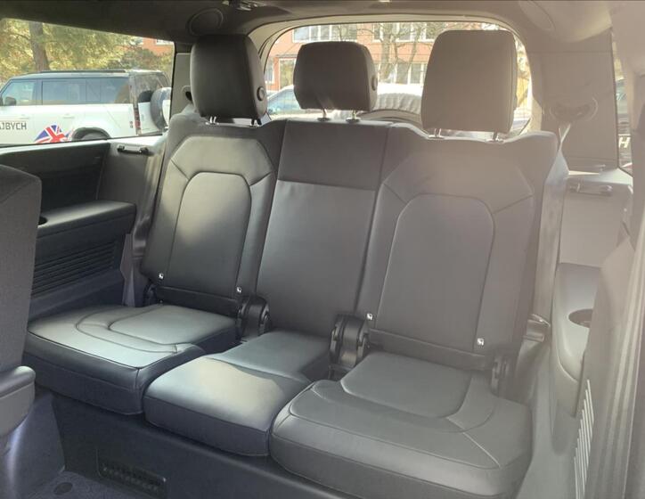 Land Rover Defender 16