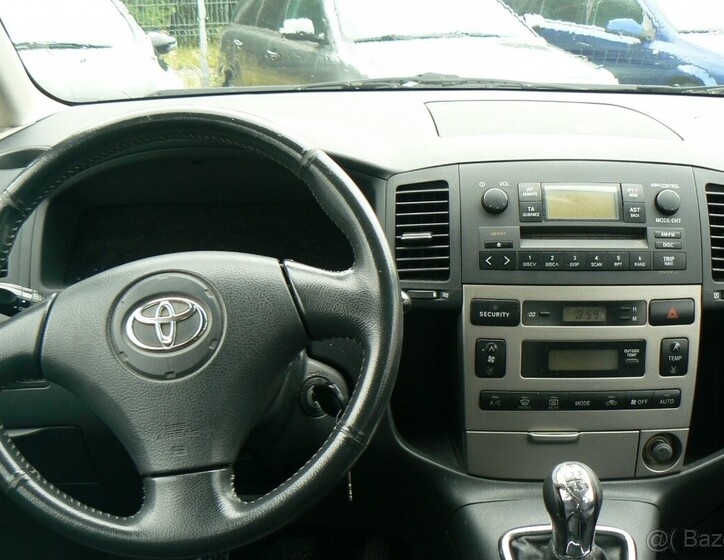 Toyota Corolla Verso 9