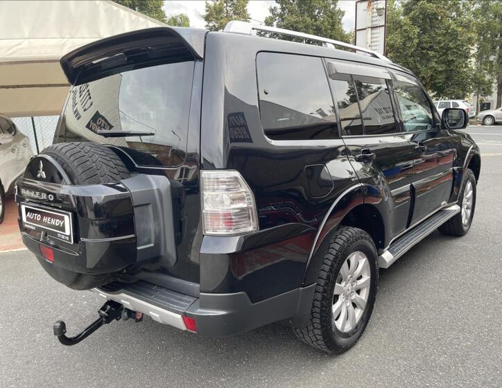 Mitsubishi Pajero 5