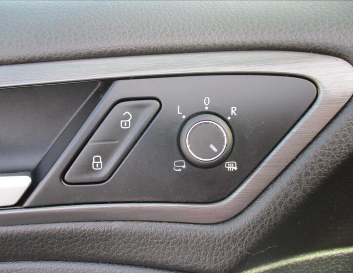 Volkswagen Golf 24