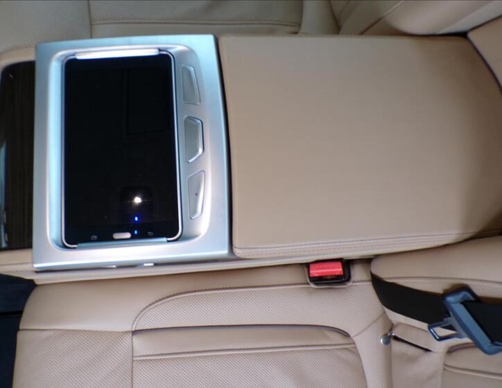 BMW Řada 7 41