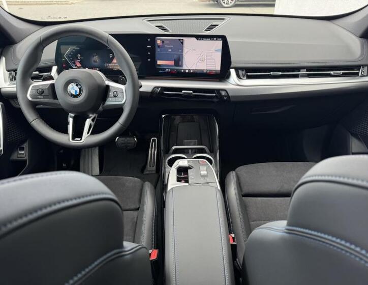 BMW X1 8