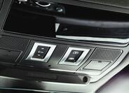 Land Rover Defender 15