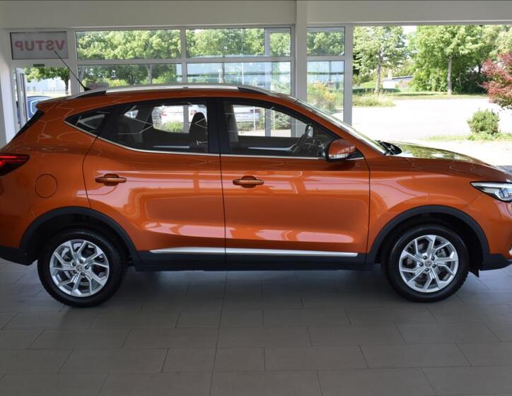 MG ZS 4