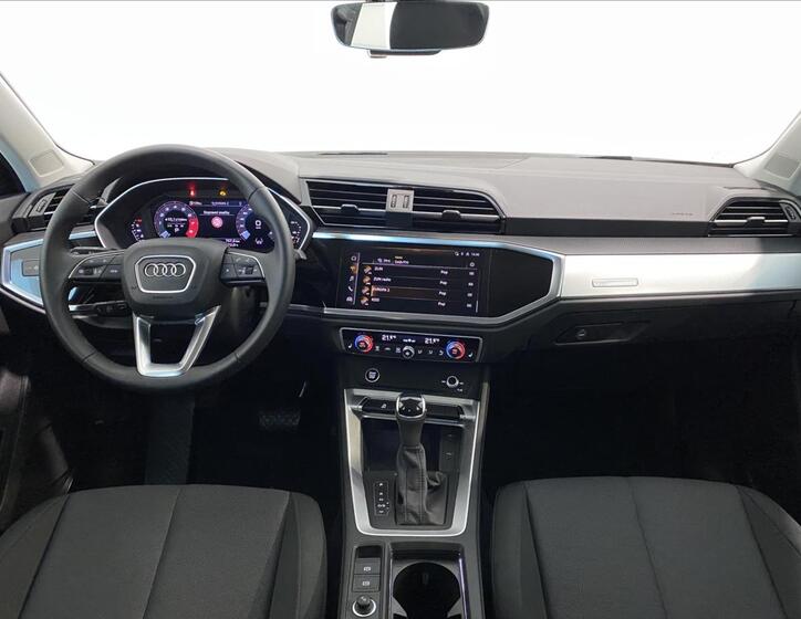 Audi Q3 9